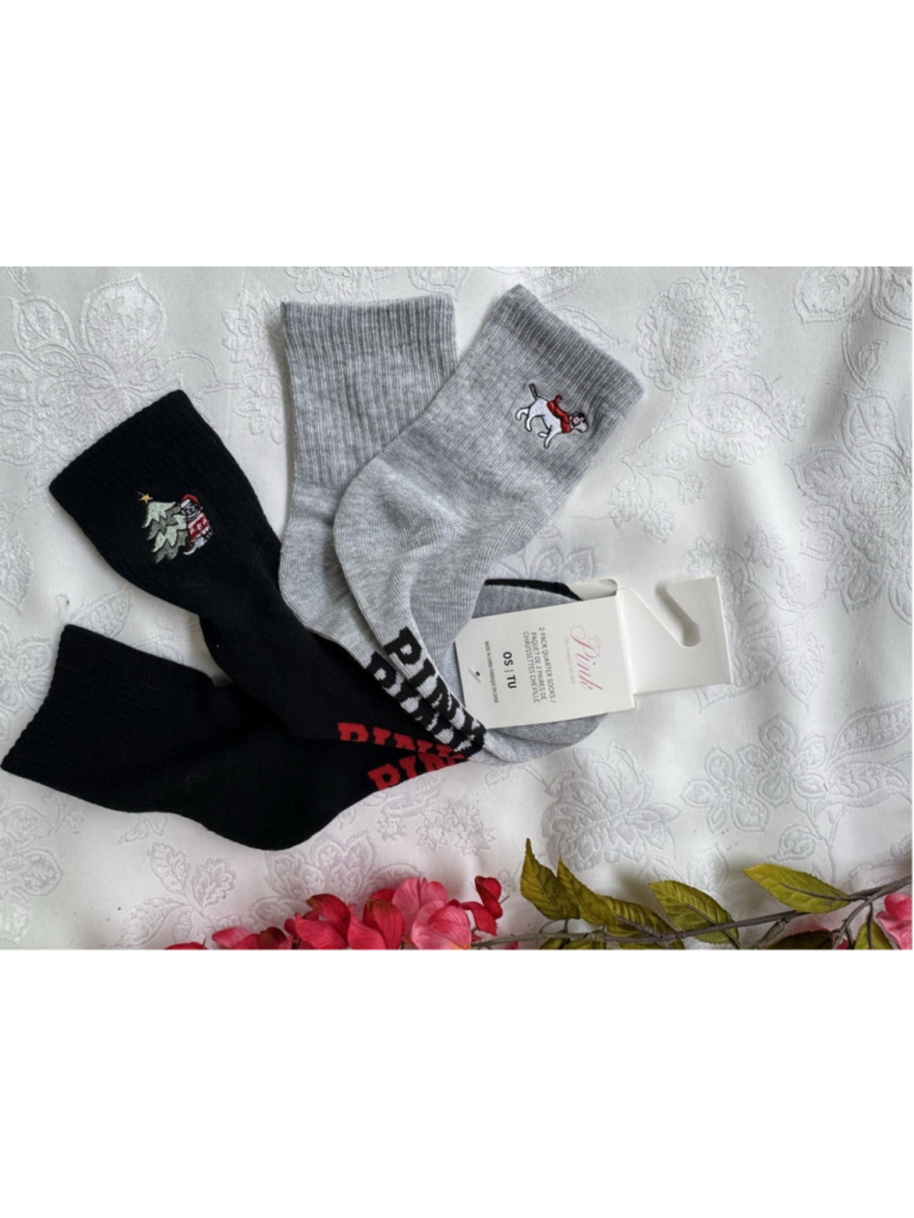 PINK Victoria's Secret 2-Pack Crew Socks Black Gray Christmas Dog Logo OS NWT